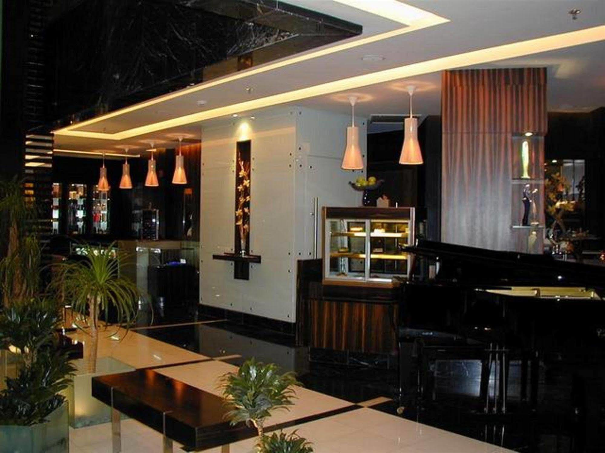 Le Royal Tower Hotel Kuvait Kültér fotó